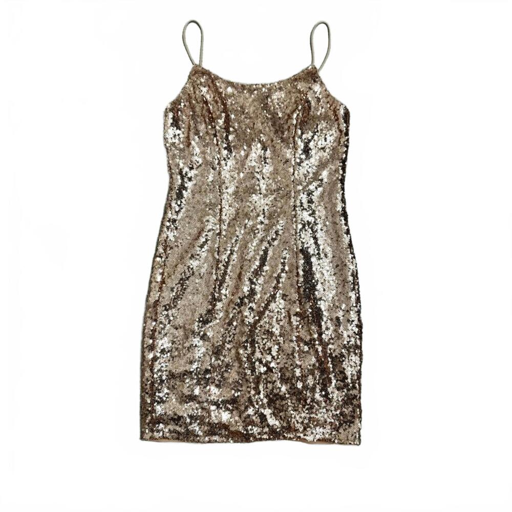 {SOLD} NWT Lulu’s ‘Bring It’ Rose Gold Sequin Body-con Short Mini Dress Small - Picture 2 of 9